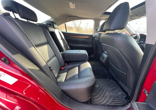Lexus ES cena 78000 przebieg: 185000, rok produkcji 2014 z Chełm małe 742